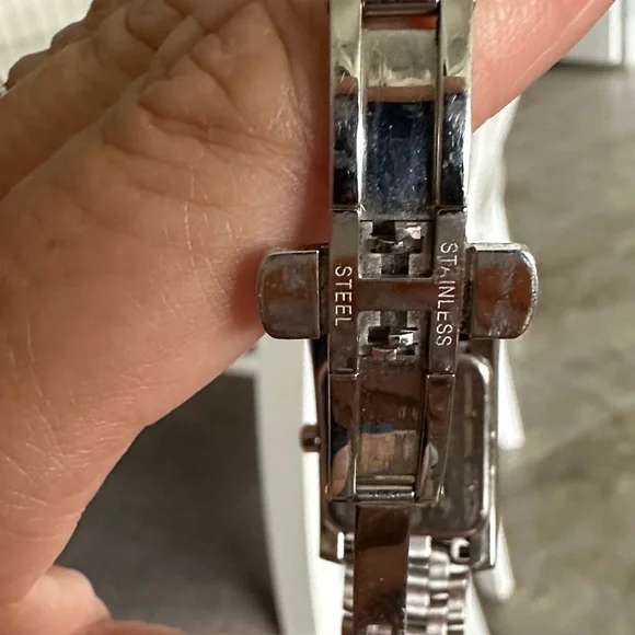 Fendi Silver Bracelet Watch with Dark Dial - Picture 9 of 14